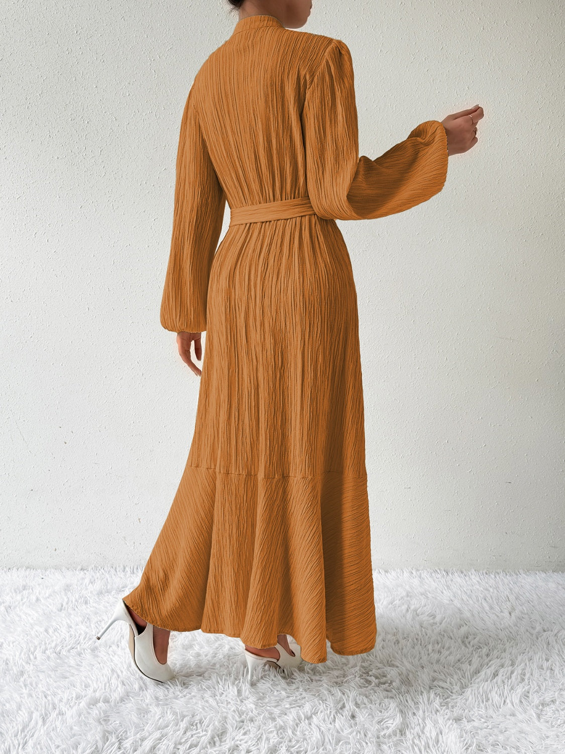 Elegant Long Sleeve Dress – Lightweight Chic Gown for All Occasions