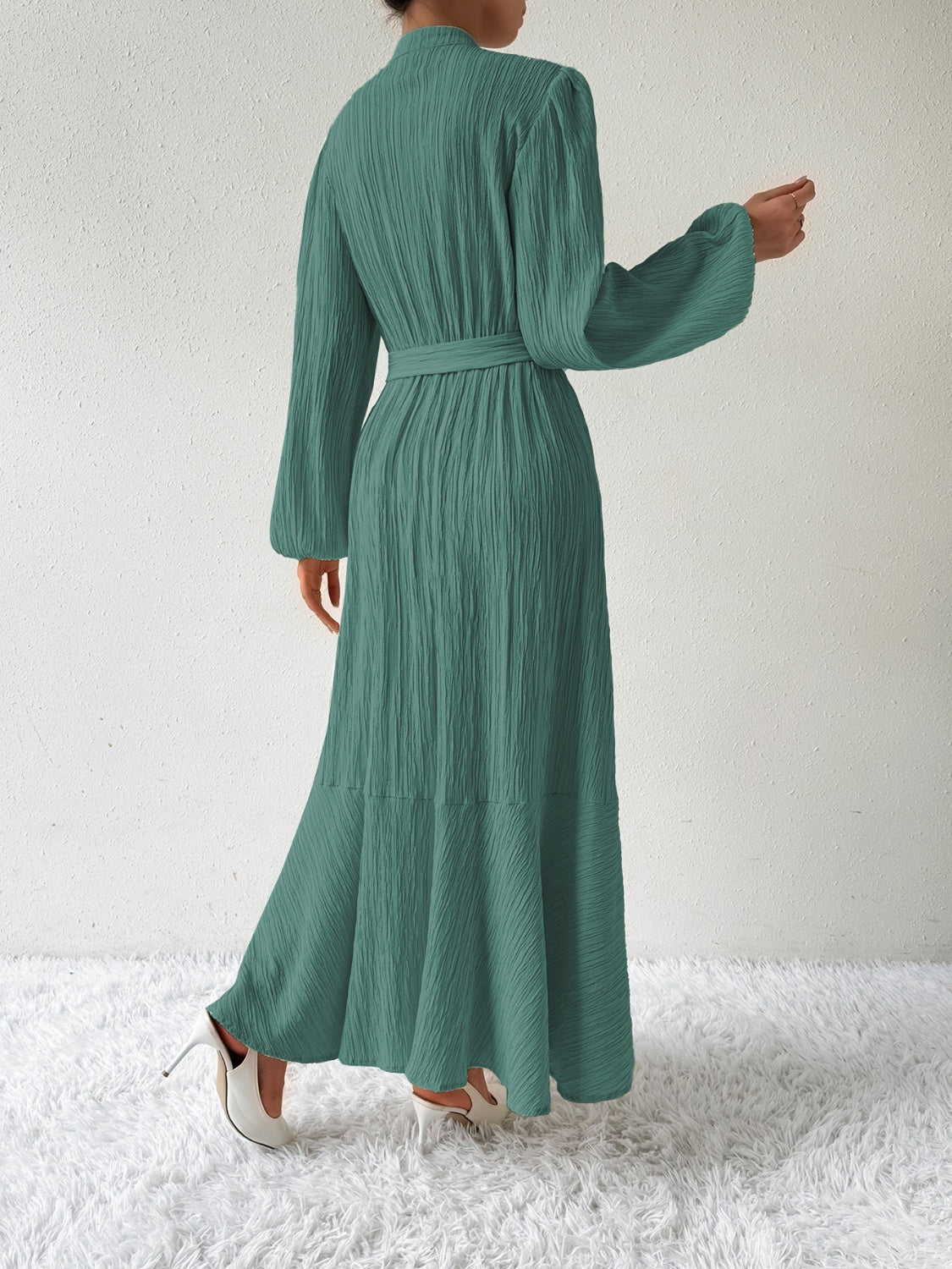 Elegant Long Sleeve Dress – Lightweight Chic Gown for All Occasions