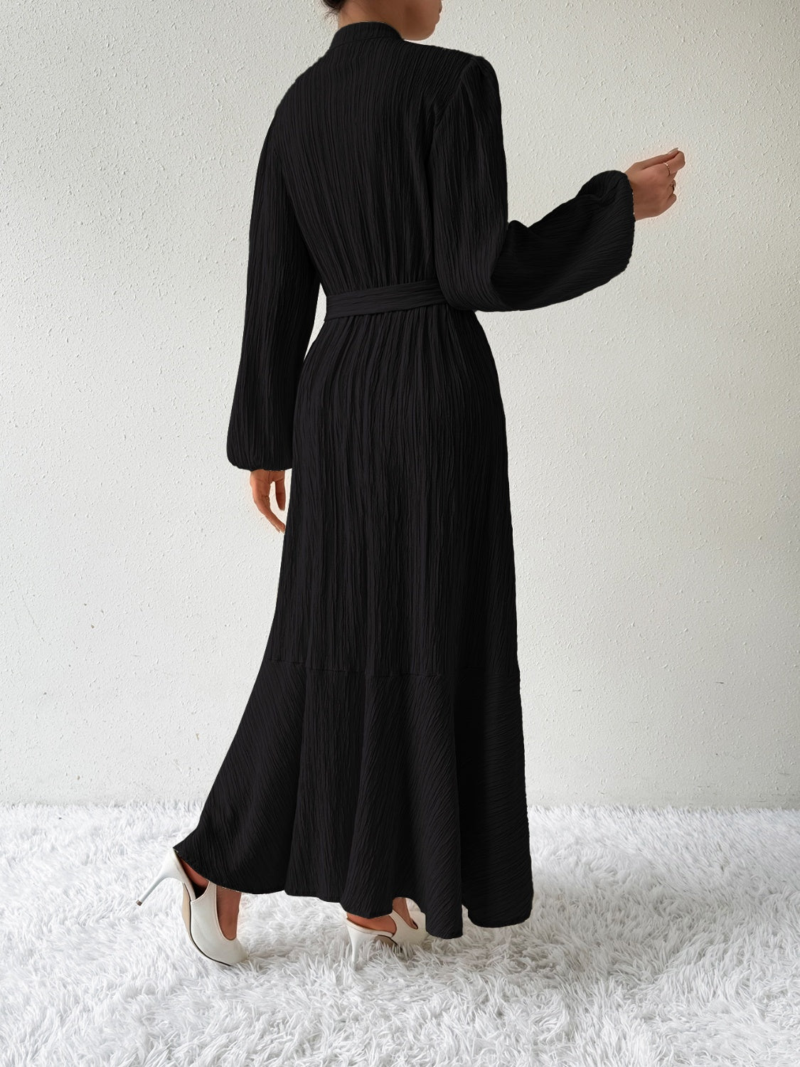 Elegant Long Sleeve Dress – Lightweight Chic Gown for All Occasions