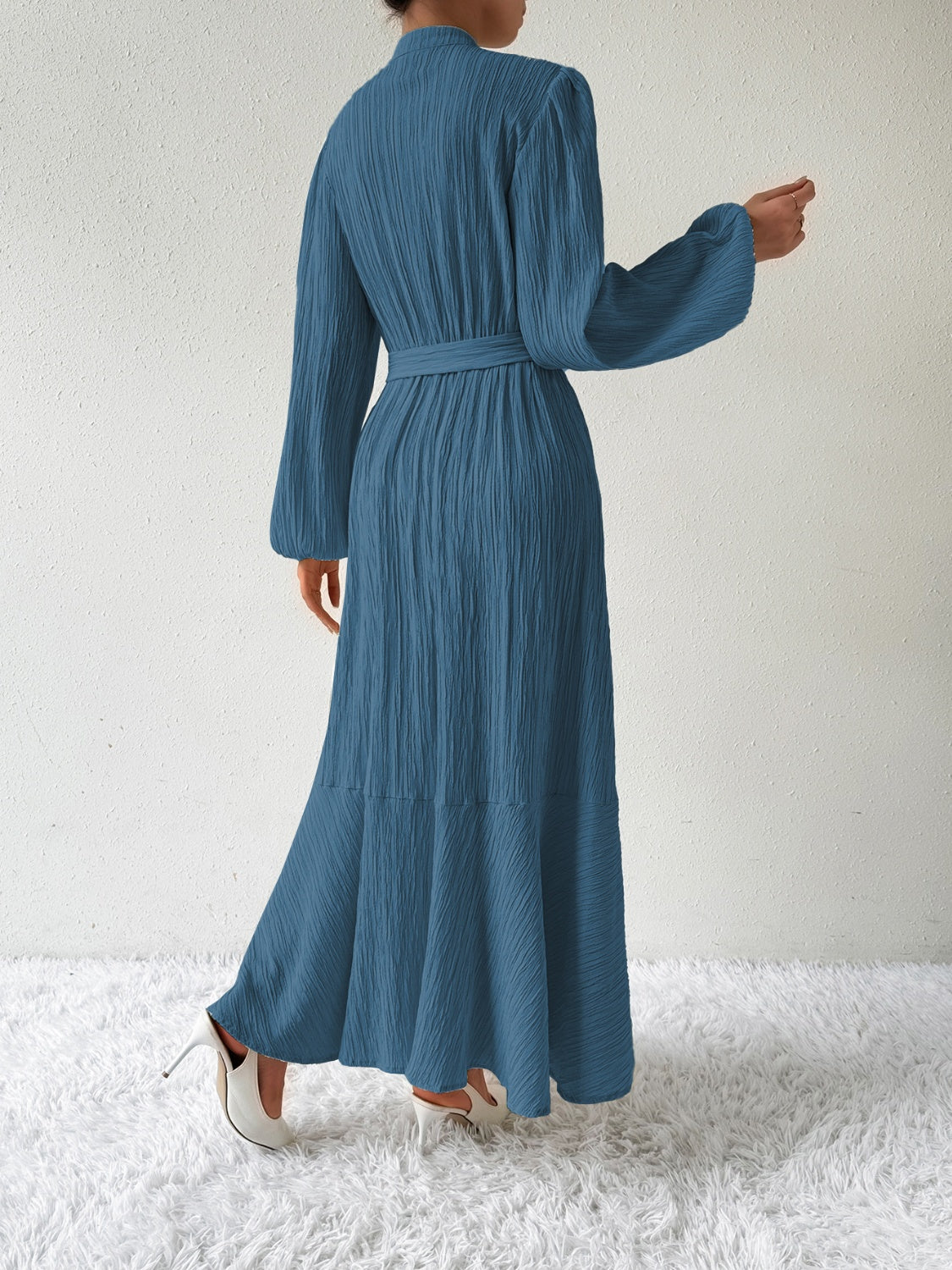 Elegant Long Sleeve Dress – Lightweight Chic Gown for All Occasions