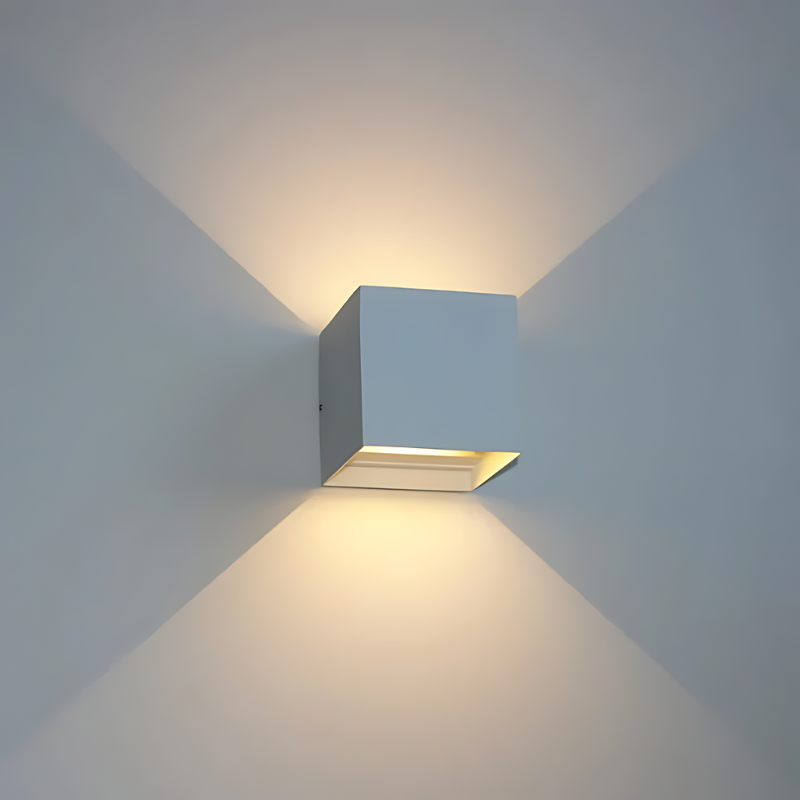 Weatherproof Modern Wall Light for Outdoor Spaces - Stylish & Durable