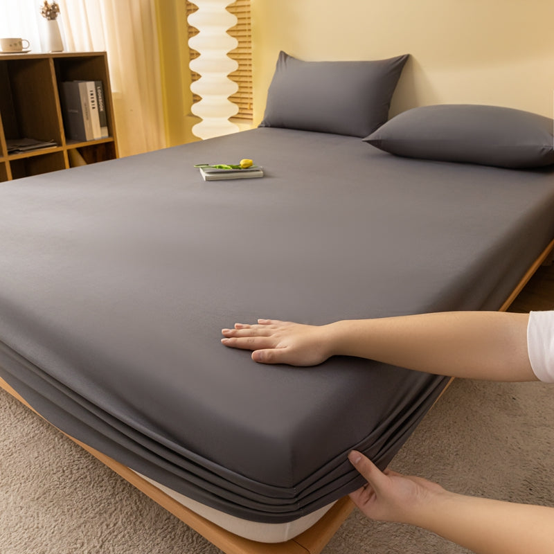 Fitted Sheet in Solid Colours | Soft Elastic Bedding for Home Comfort