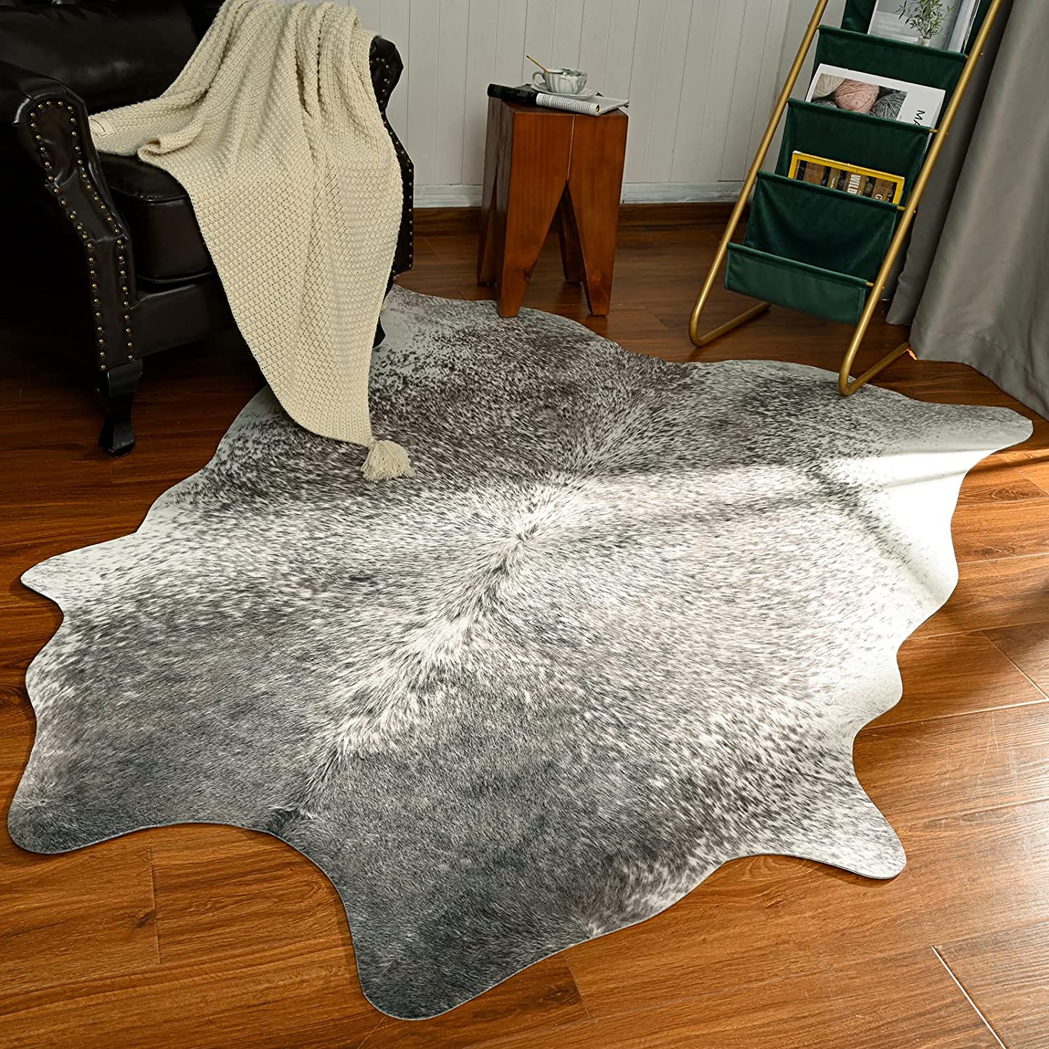 Luxurious Faux Fur Area Rug for Home Decor and Cozy Living Spaces